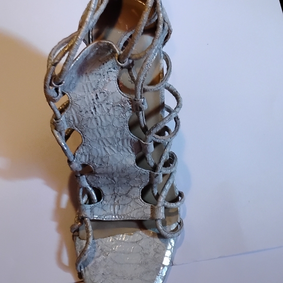 KENNETH COLE - Picture 1 of 1